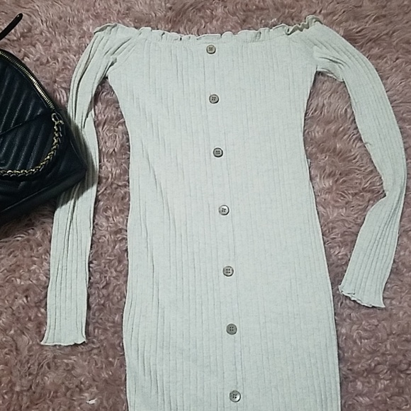 Over the shoulder dress - Picture 4 of 4